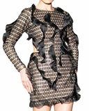 Vestido corto en Red con Volados Serpenteantes